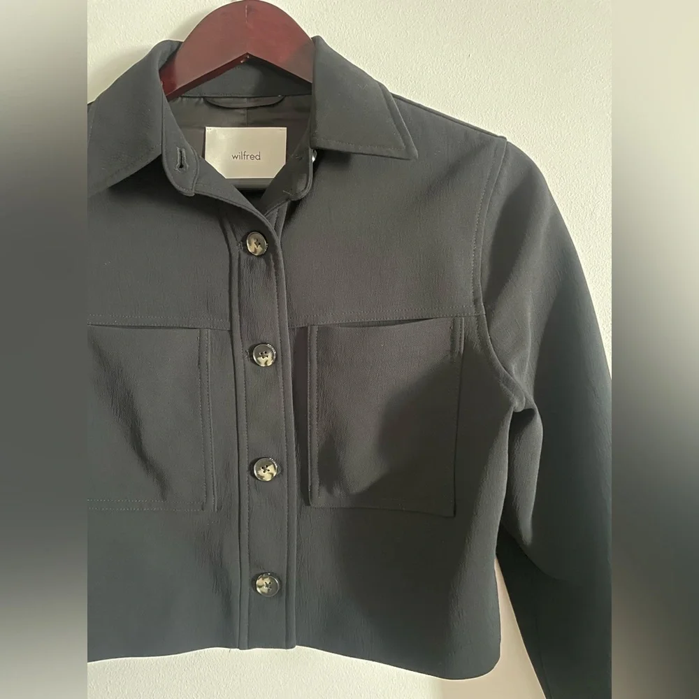 Aritizia Wilfred Little Cropped Jacket in Black Crepe - Picture 3 of 9